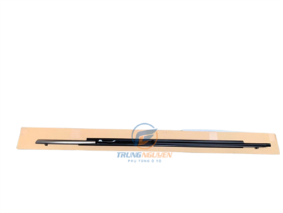 Nẹp chân kính cánh cửa sau ngoài, phải Mazda CX-8 - K13150660A