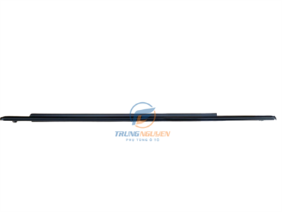 Nẹp chân kính cửa sau ngoài, trái - K13150670A