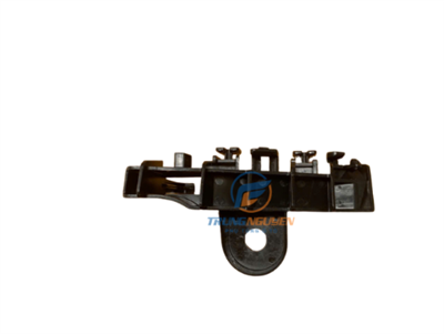 Bát nhựa bắt cản sau dưới đèn hậu ngoài phải Fortuner - 525620K050